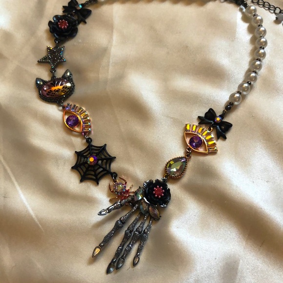 Betsey Johnson Glampire Faux Pearl Skeleton Hand & Halloween Icons Necklace NWT - Picture 14 of 16